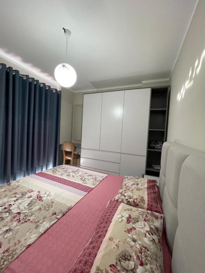 Modern Beachfront Apartments Sarandë Eksteriør billede