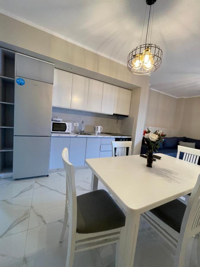 Modern Beachfront Apartments Sarandë Eksteriør billede