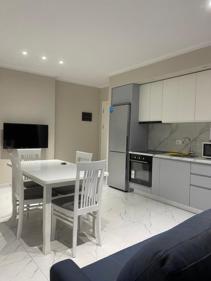 Modern Beachfront Apartments Sarandë Eksteriør billede