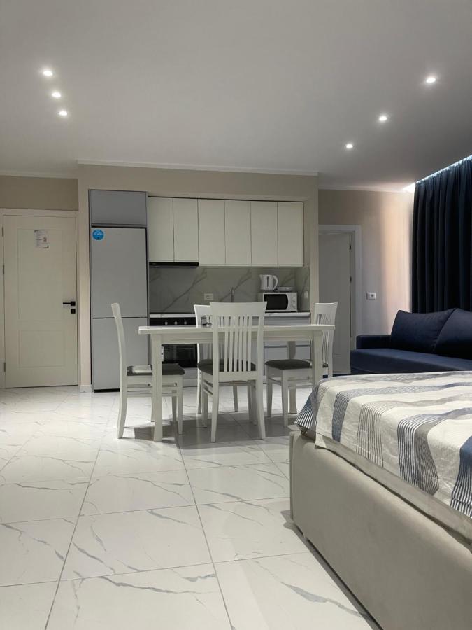 Modern Beachfront Apartments Sarandë Eksteriør billede