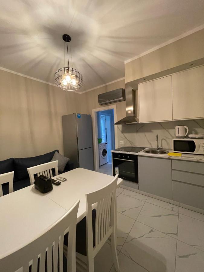 Modern Beachfront Apartments Sarandë Eksteriør billede